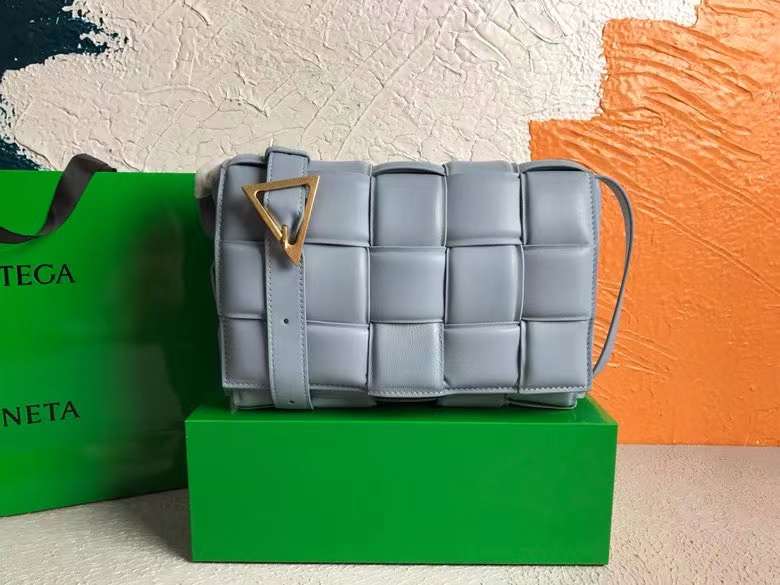 보테가베네타 패딩 카세트백26 26x18x6cm